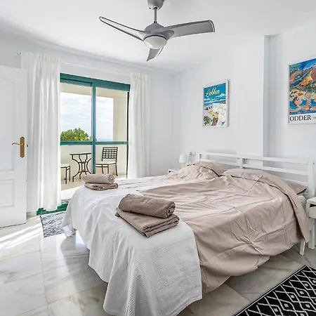 Apartment 2 Bedroom Stunning In *