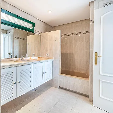 2 Bedroom Stunning In