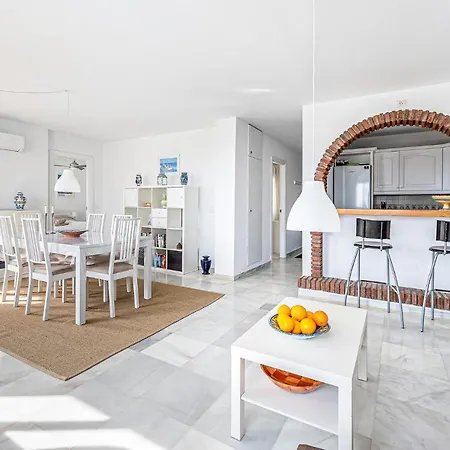 Apartment 2 Bedroom Stunning In